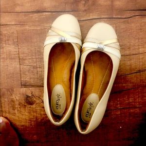 Euro soft by Sofft flat shoes